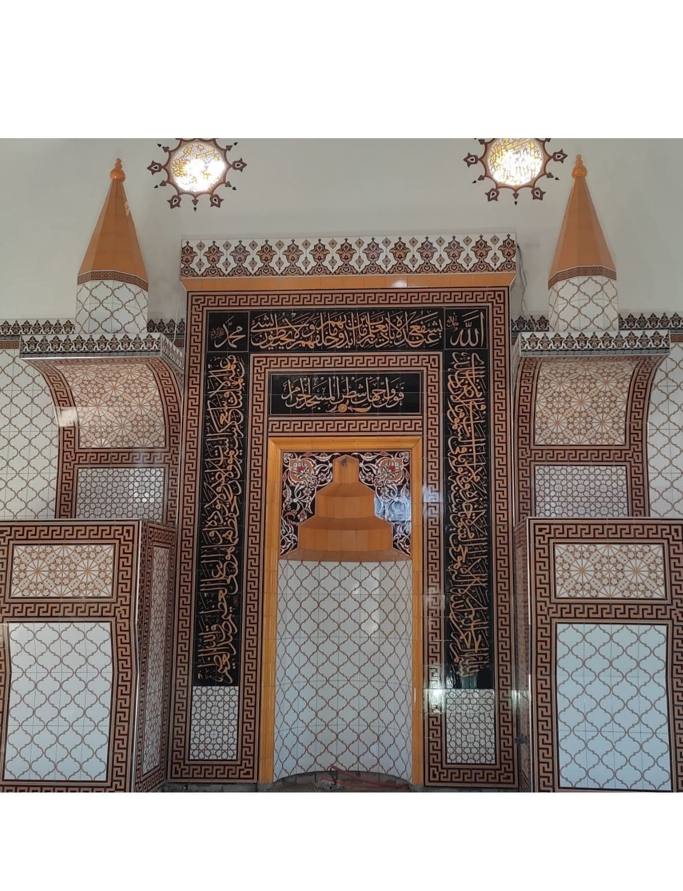 Cami Mihrap Minber Kürsü - 15, Ahşap Mihrap Minber Kürsü Çini Çeşitleri, Kütahya Cami Çinileri